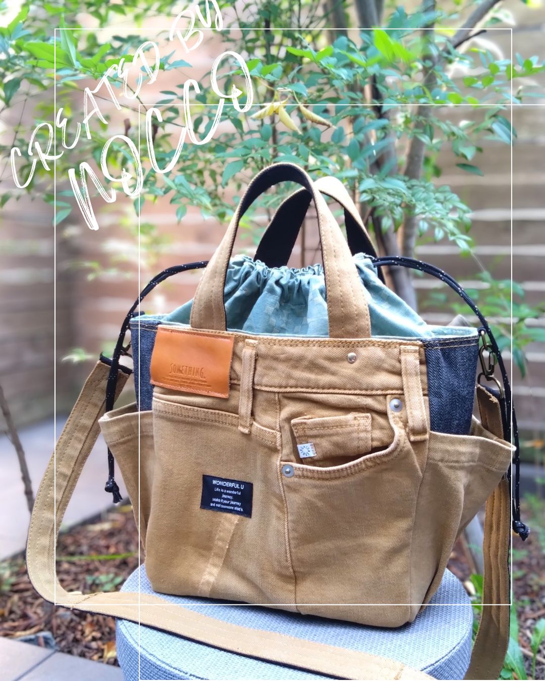 №789 秋色マスタードDENIM サイドポケット付 巾着ToteBAG⚮̈ デニムリメイクトートバッグ お揃い紐 お揃いミニミニ飾り 付き