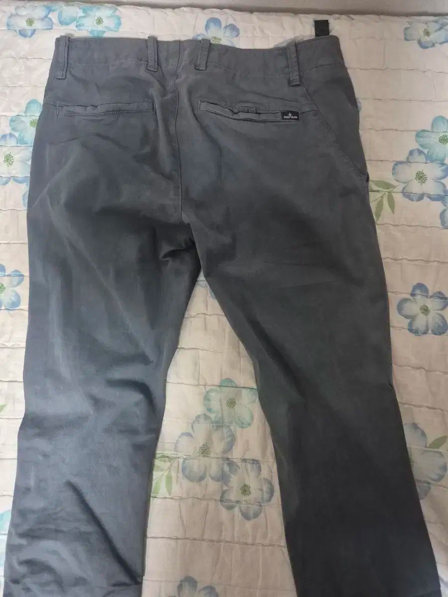 STONE ISLAND ストーンアイランド パンツ