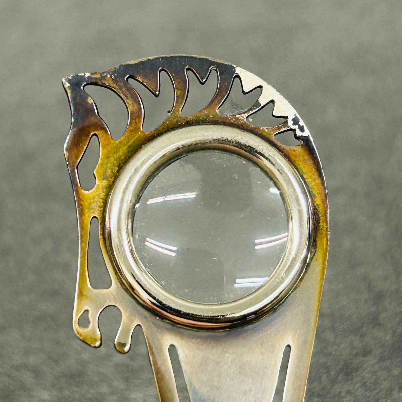 ルーペ付きブックマーク