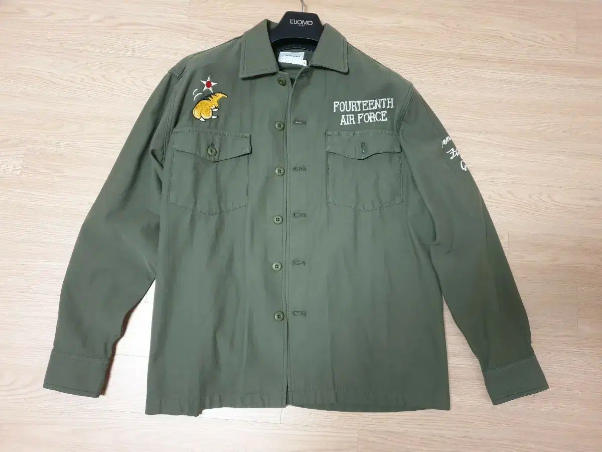 OUTSTANDING ジャケット