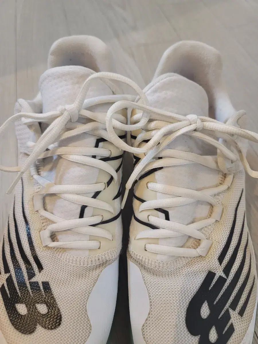 人造芝用シューズ