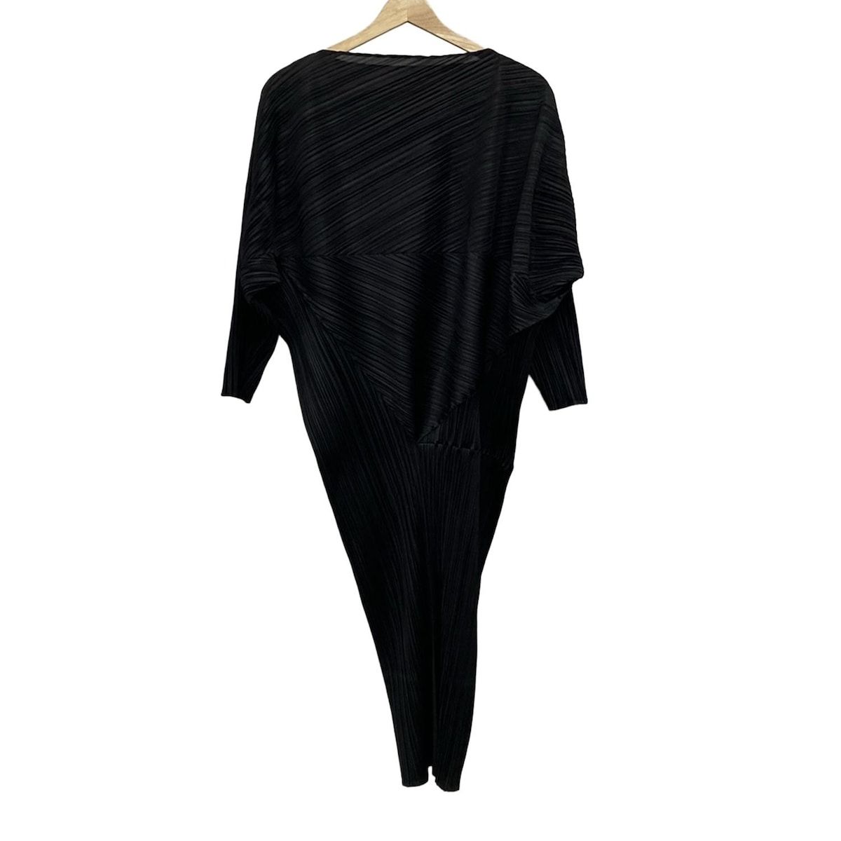 【美品】PLEATS PLEASEプリーツプリーズ　ワンピース シンプル黒 PLEATS PLEASE プリーツプリーズ イッセイミヤケ PP04-JH616 プリーツ
