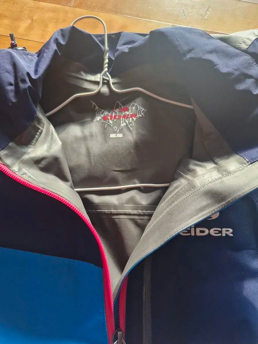 レディース ウィンドブレーカー