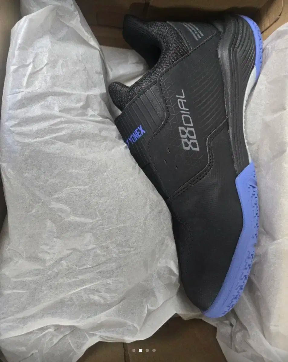 ヨネックス バドミントンシューズ 88ダイアル3