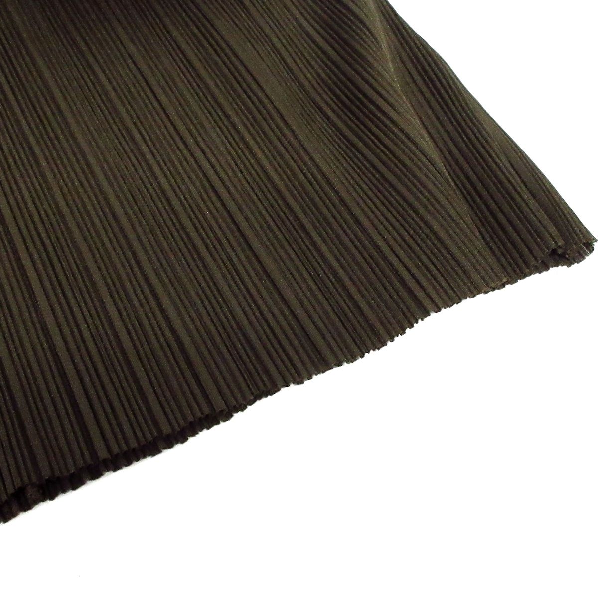 ダークブラウン