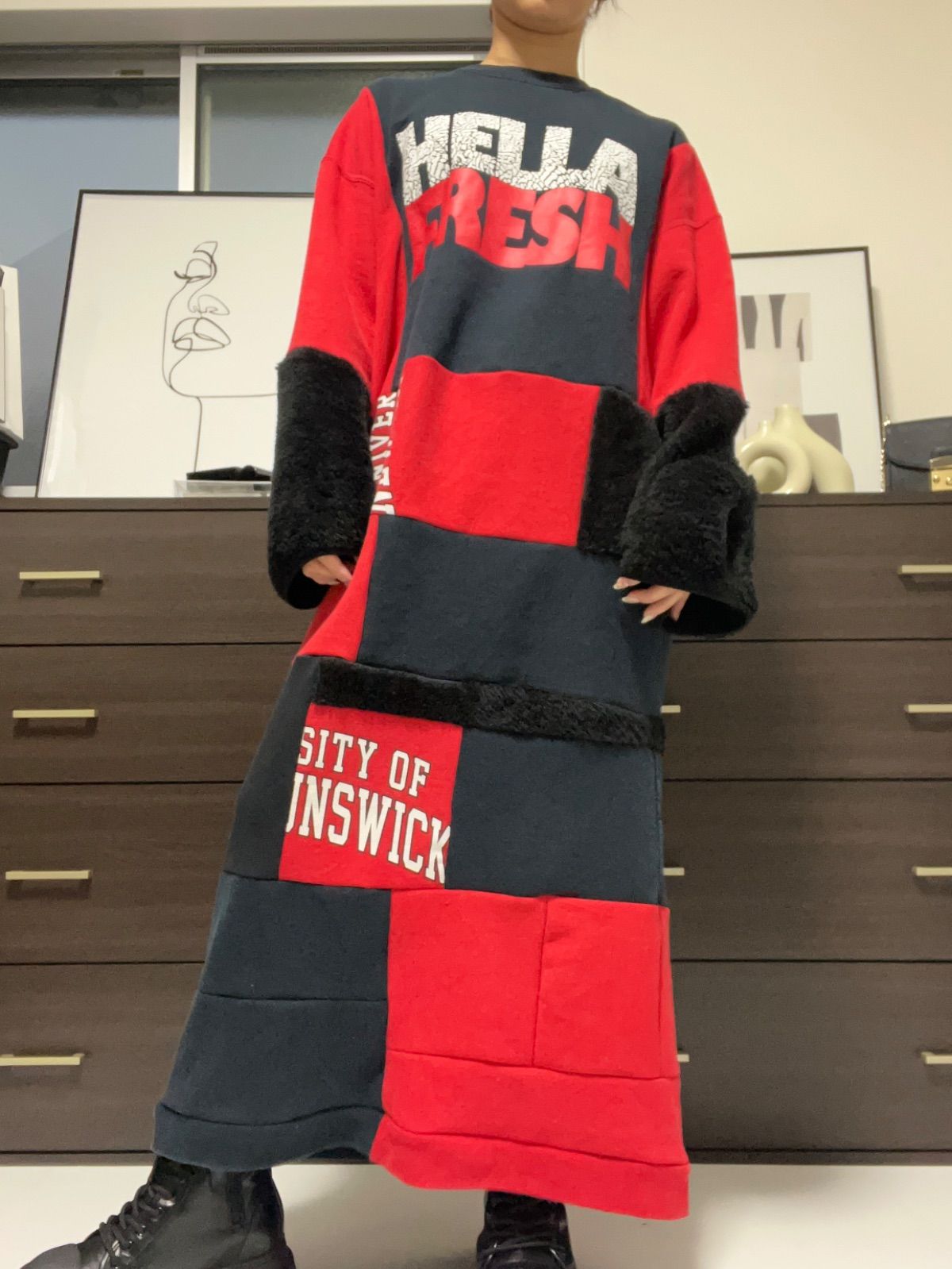 ﾘﾒｲｸ古着 remakeーﾊﾟｯﾁﾜｰｸﾜﾝﾋﾟｰｽ 裏起毛ワンピース 長袖ﾛﾝｸﾞﾜﾝﾋﾟｰｽ ﾛｺﾞT 黒 赤 ファー