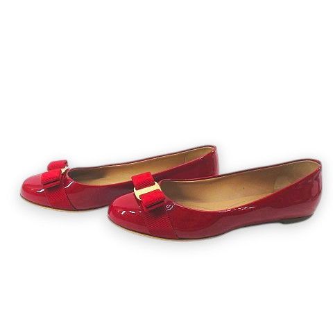 サルヴァトーレフェラガモ Salvatore Ferragamo ヴァラ パンプス フラット 8 D レッド 赤 エナメル イタリア製