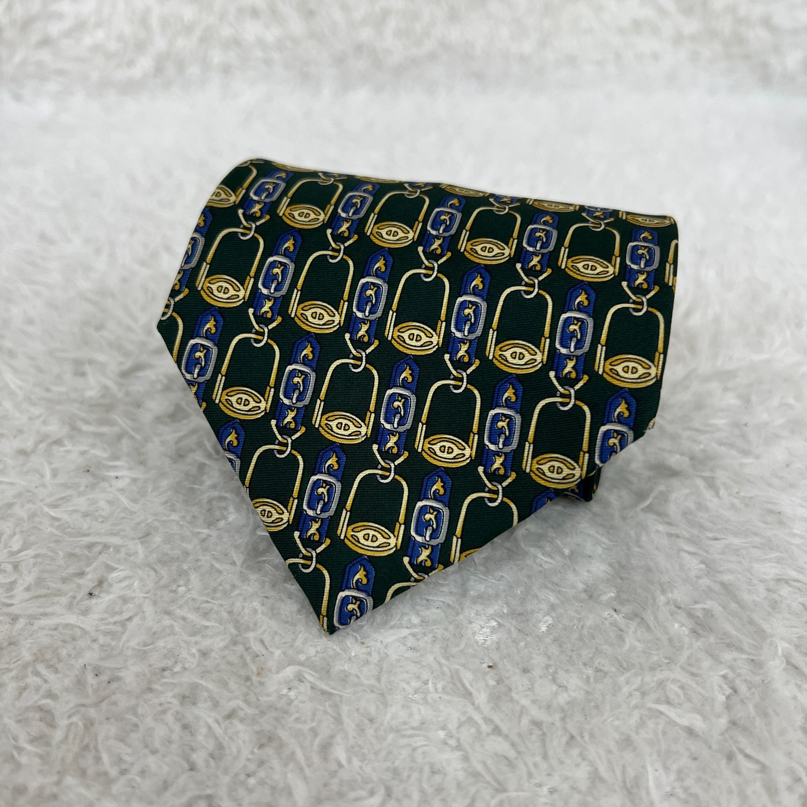 美品》FENDI (フェンディ) シルクネクタイ イタリア製 総柄 チェーン柄