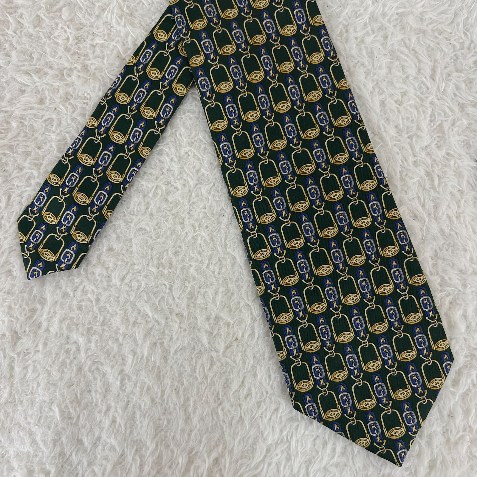 美品》FENDI (フェンディ) シルクネクタイ イタリア製 総柄 チェーン柄