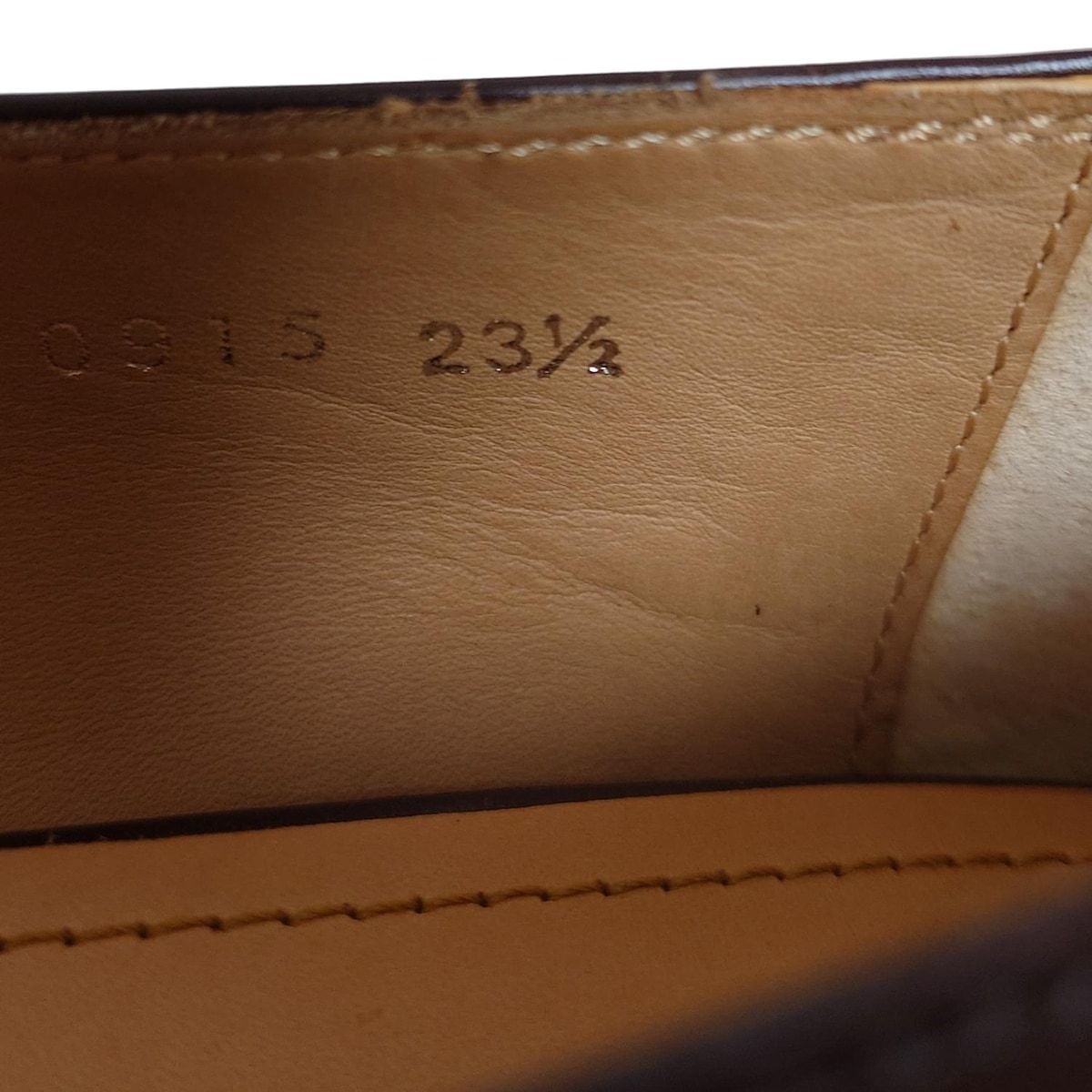 フラットシューズ