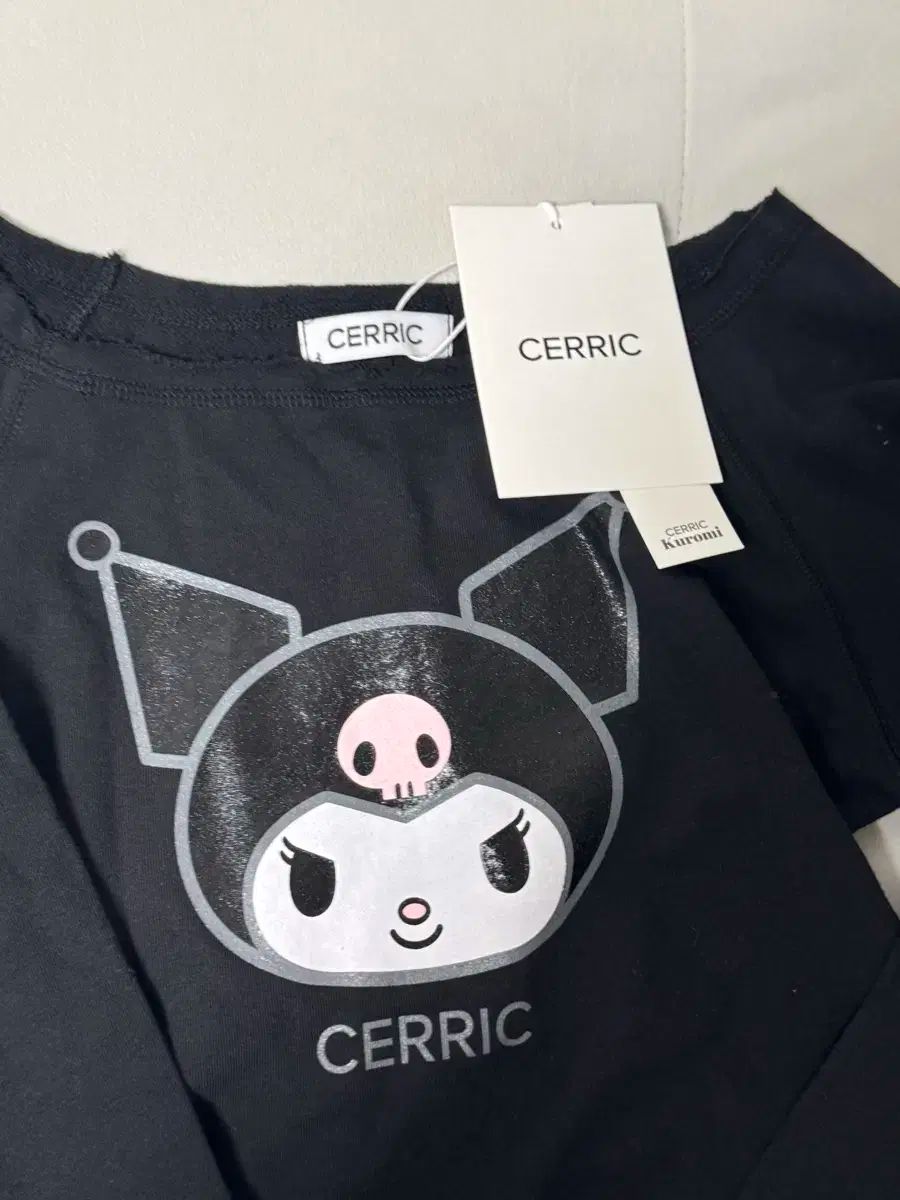 CERRIC クロミ 黒 長袖 Tシャツ