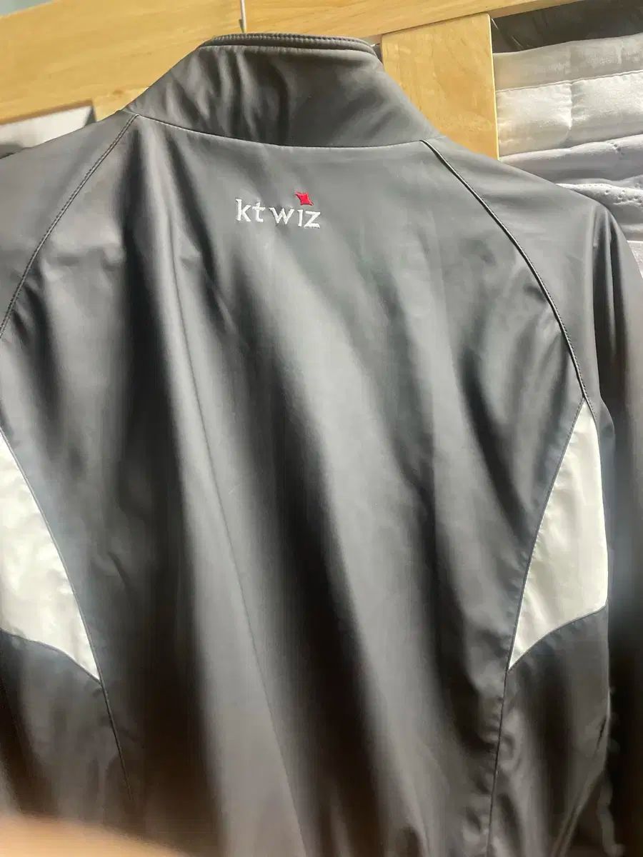 kt wiz SUWON 黒 野球 アウター