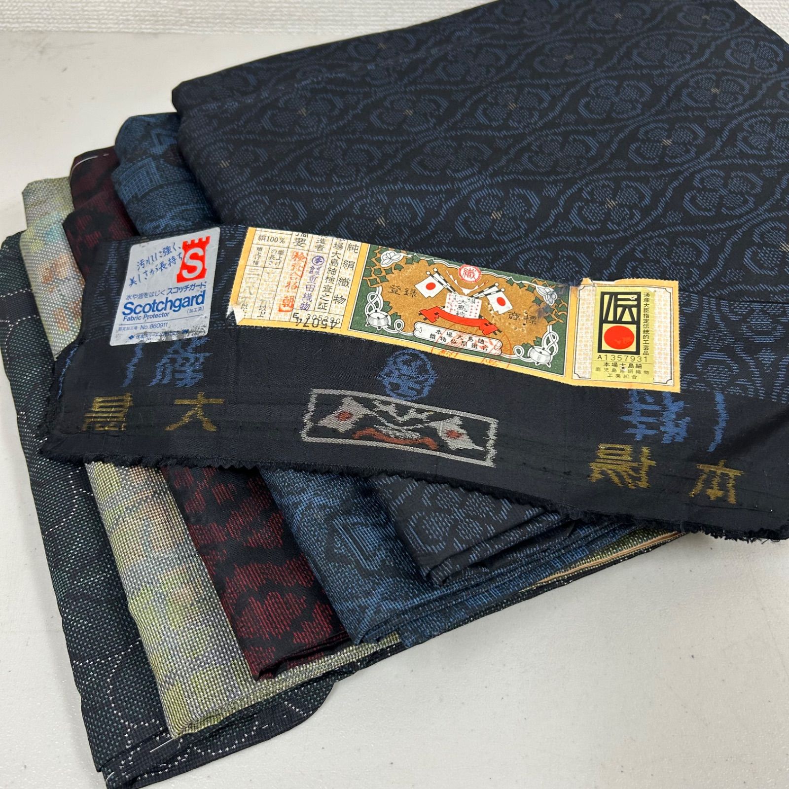 #M001 大島紬 10枚まとめ 正絹 和装 和服 着物 リメイク材料 大島紬 着物 正絹 5着 着物まとめ売り リメイク材料 m-386 - メルカリ