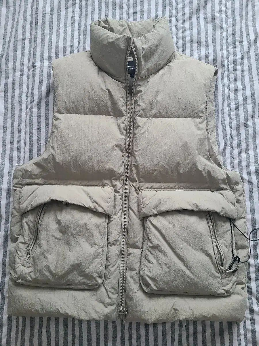 マスト ダウン ベスト ベージュ