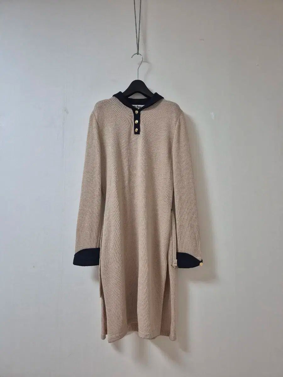 センジョーン カラ GOLDボタン ONE PIECE