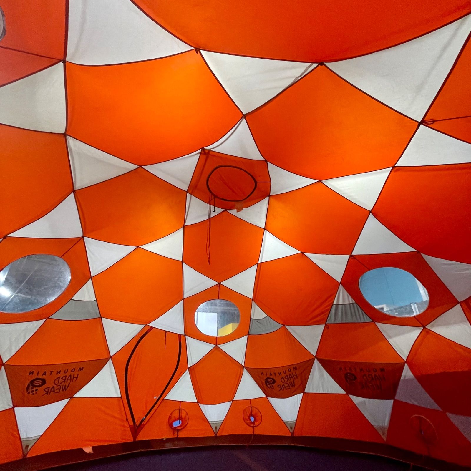 マウンテンハードウェア　スペースステーション　希少オレンジカラー美品 スペースステーション マウンテンハードウェア Mountain Hardwear