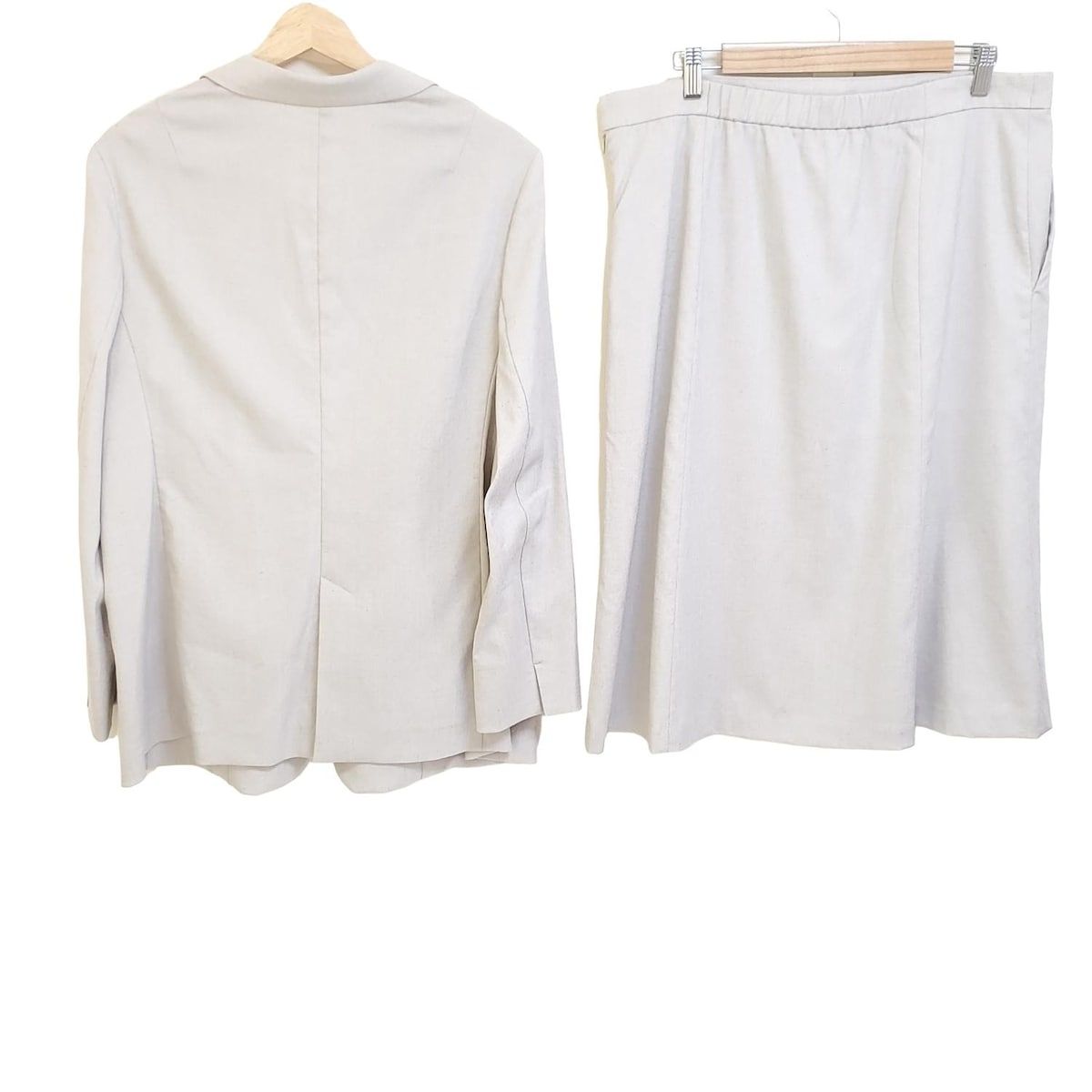 23区 ニジュウサンク スカートスーツ レディース - グレーベージュ