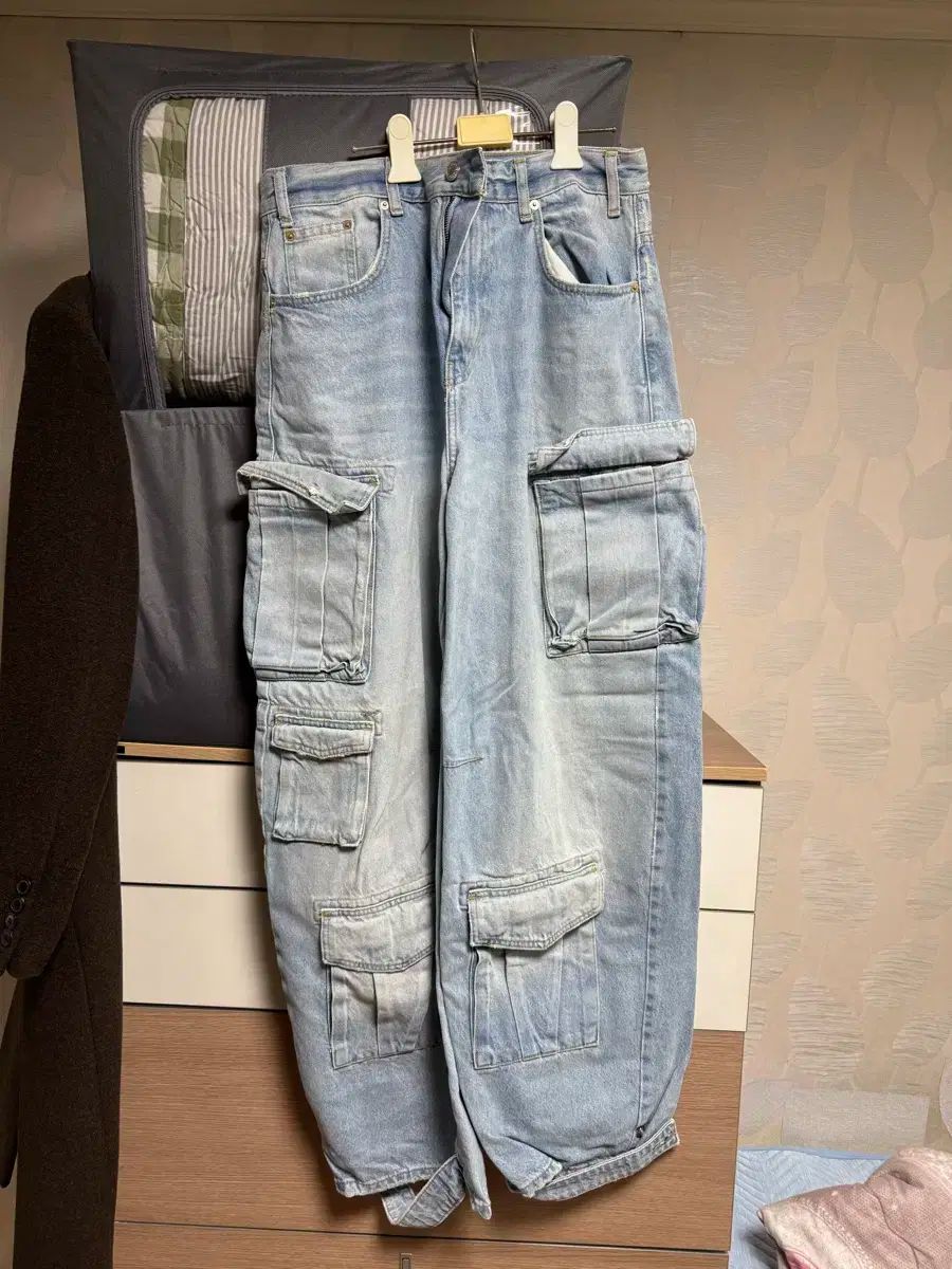 ZARA ザラ　完売モデル　デニムカーゴパンツ　archive Y2K ZARA ザラ 完売モデル デニムカーゴパンツ archive Y2K - メルカリ