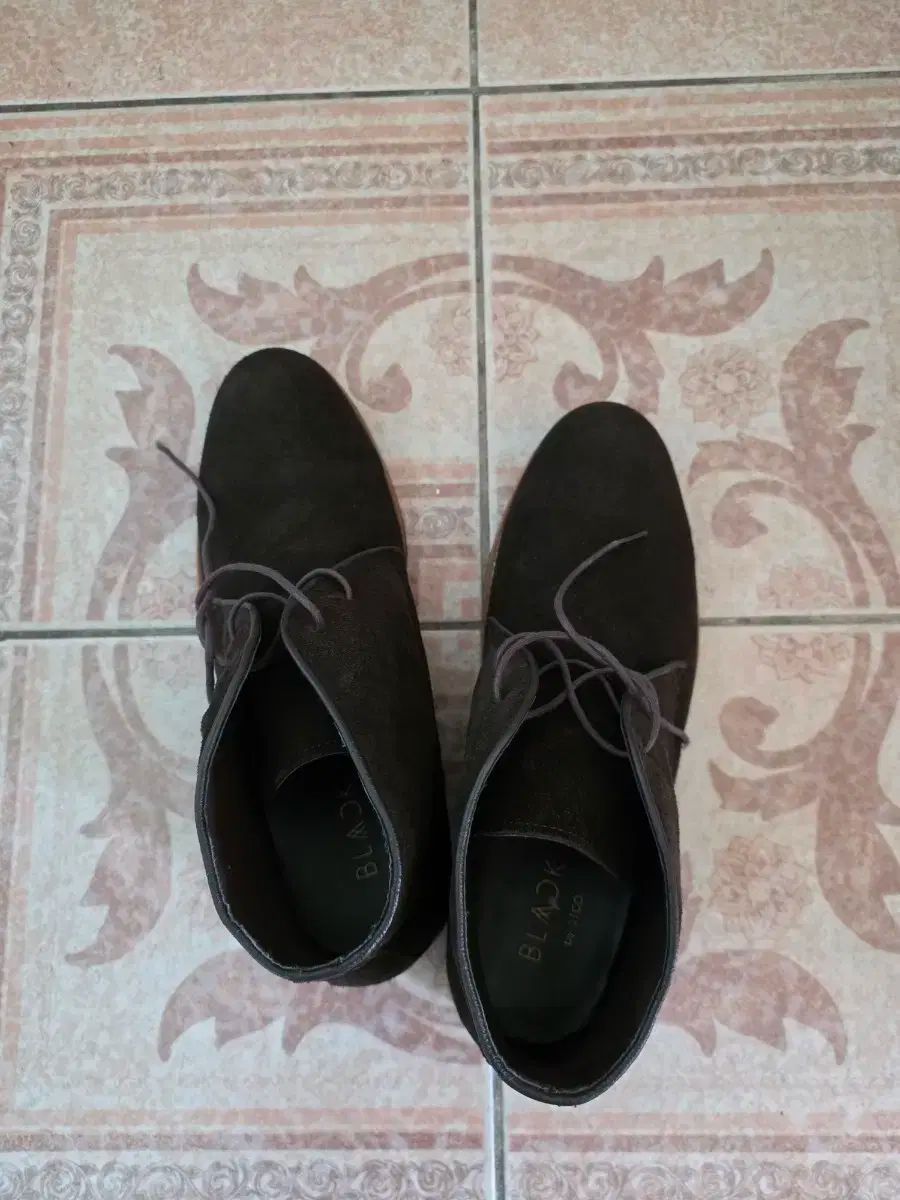 エスティコ BLACK LABEL チャッカブーツ