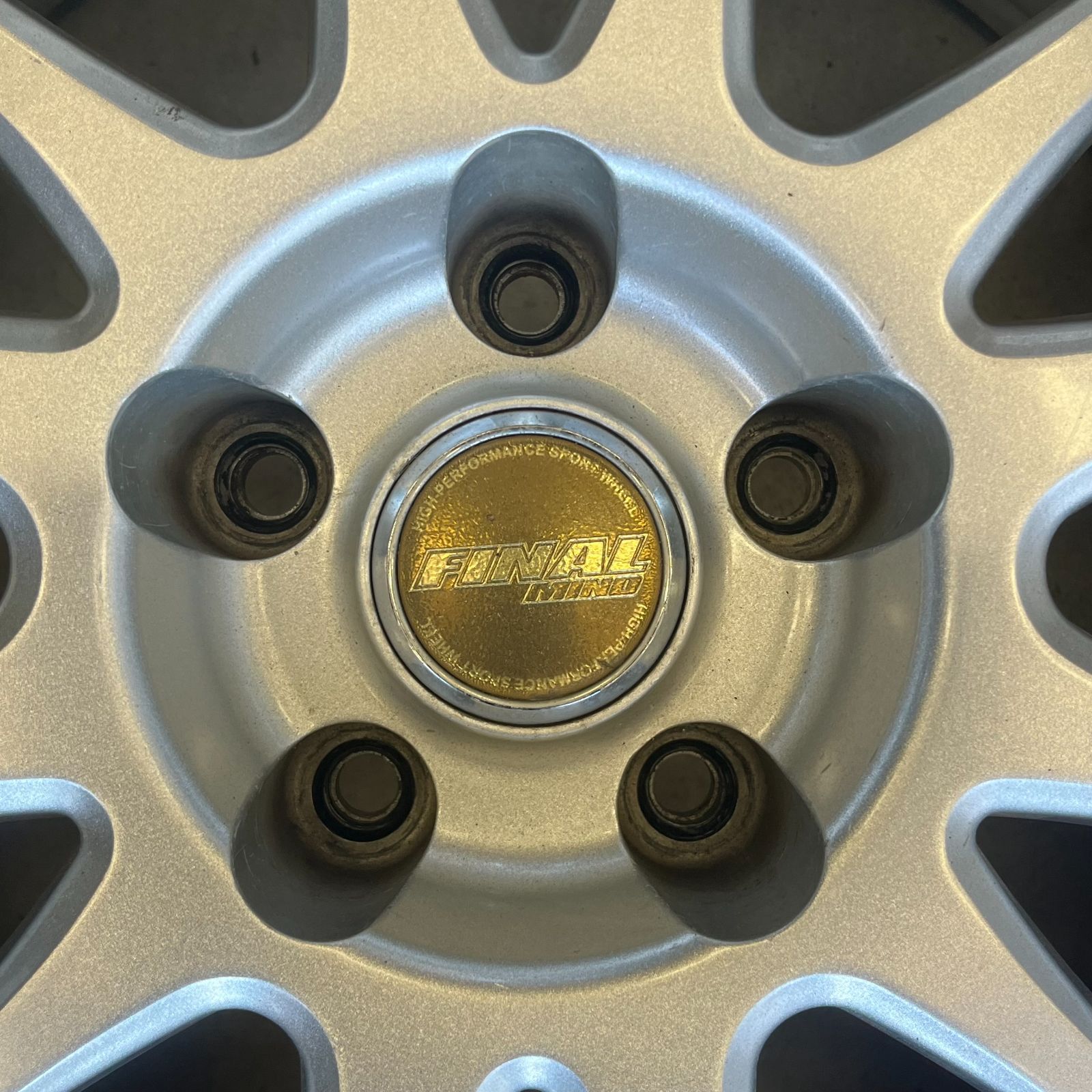 スタッドレスタイヤ アルミホイール