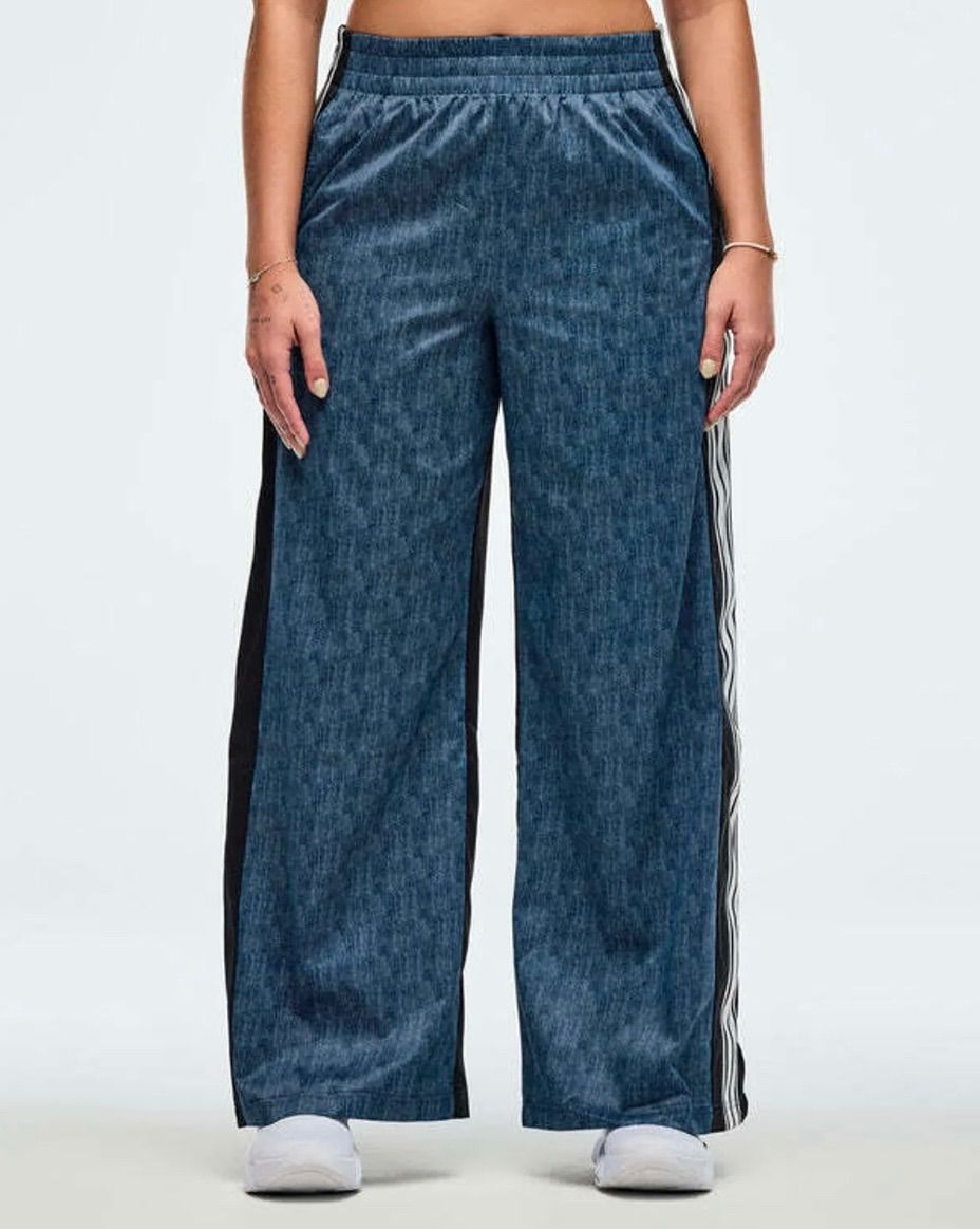 ZW Wide Leg Pants With Side Snap Placket ズンバ ZUMBA
