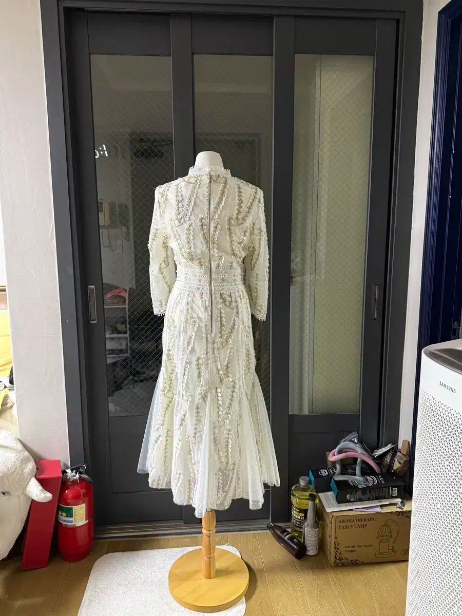 エスブラン 白 レース ディテール ドレス