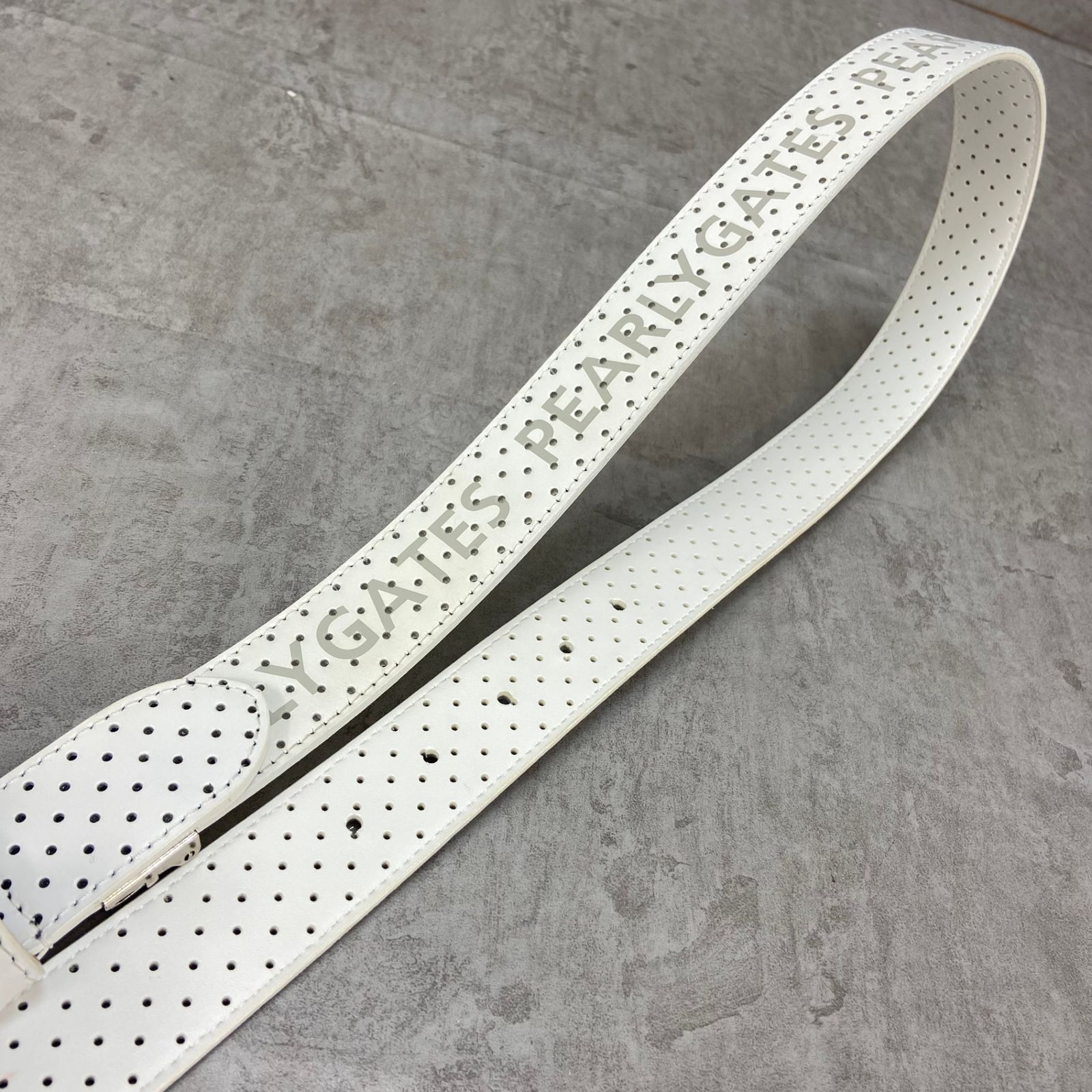 パーリーゲイツ レディースベルト パンチング レザー ホワイト 女性用