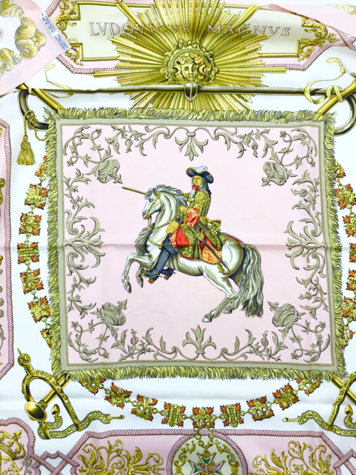 中古良品】エルメス HERMES カレ90 LVDOVICVS MAGNVS 偉大なる