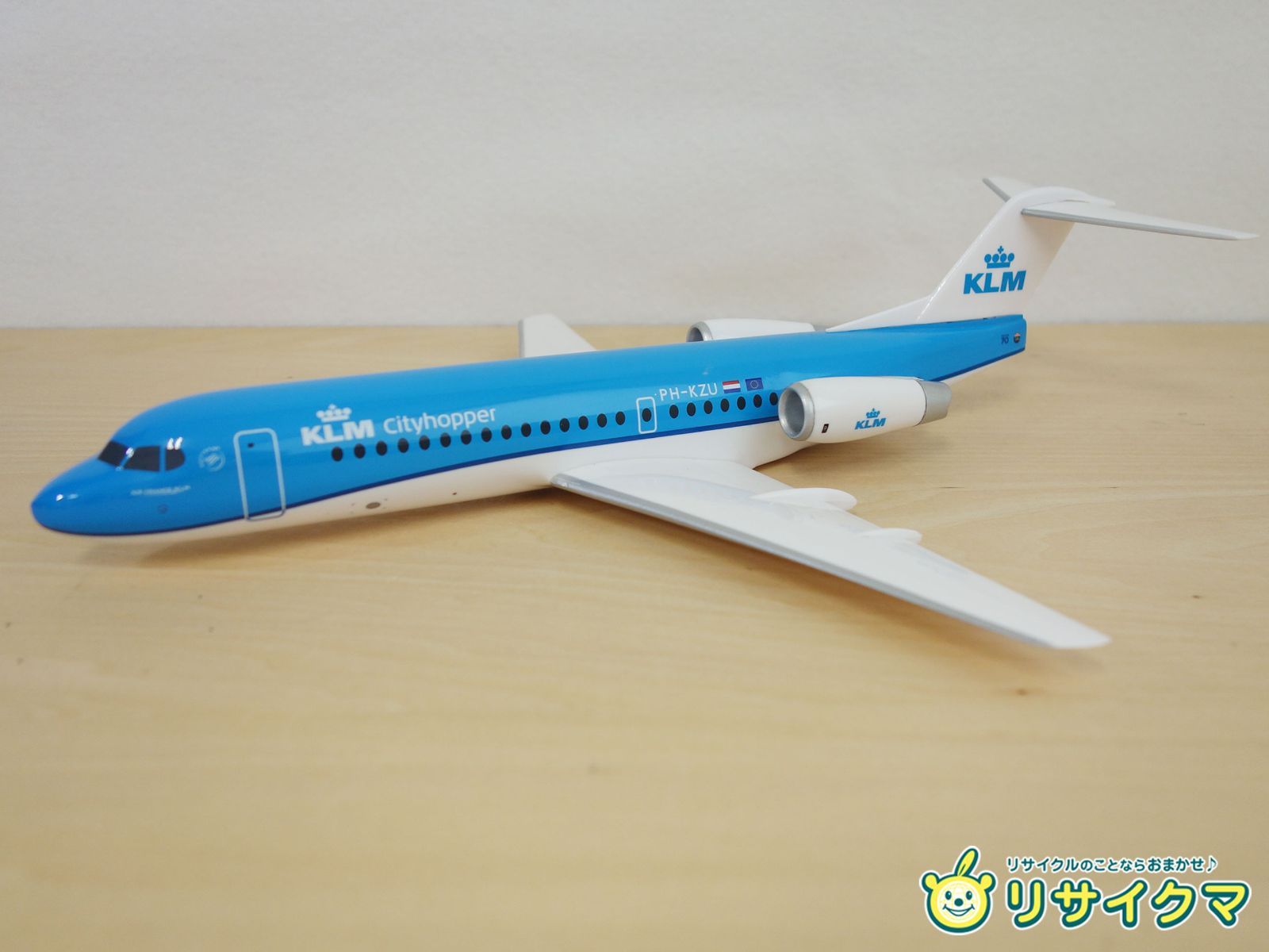 M 飛行機 旅客機 航空機 模型 プラモデル オランダ フォッカー70 小型ジェット KLM Cityhopper シティホッパー オランダ航空 PH KZU 38870