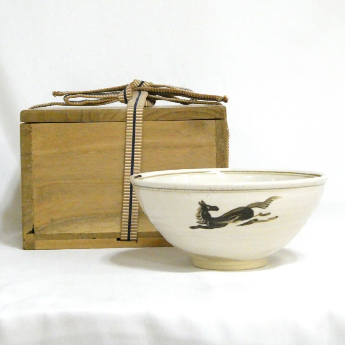 木箱の為 品 平安篩月庵 初代 三浦竹泉作 絵高麗 馬絵茶碗 茶道具