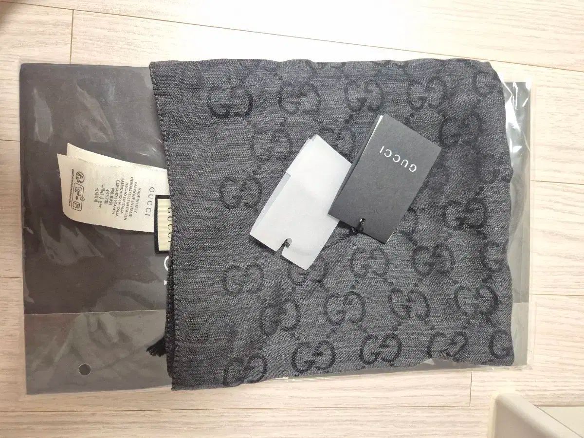 グッチ GG ロゴ マフラー ツートン ブラック グレー スカーフ
