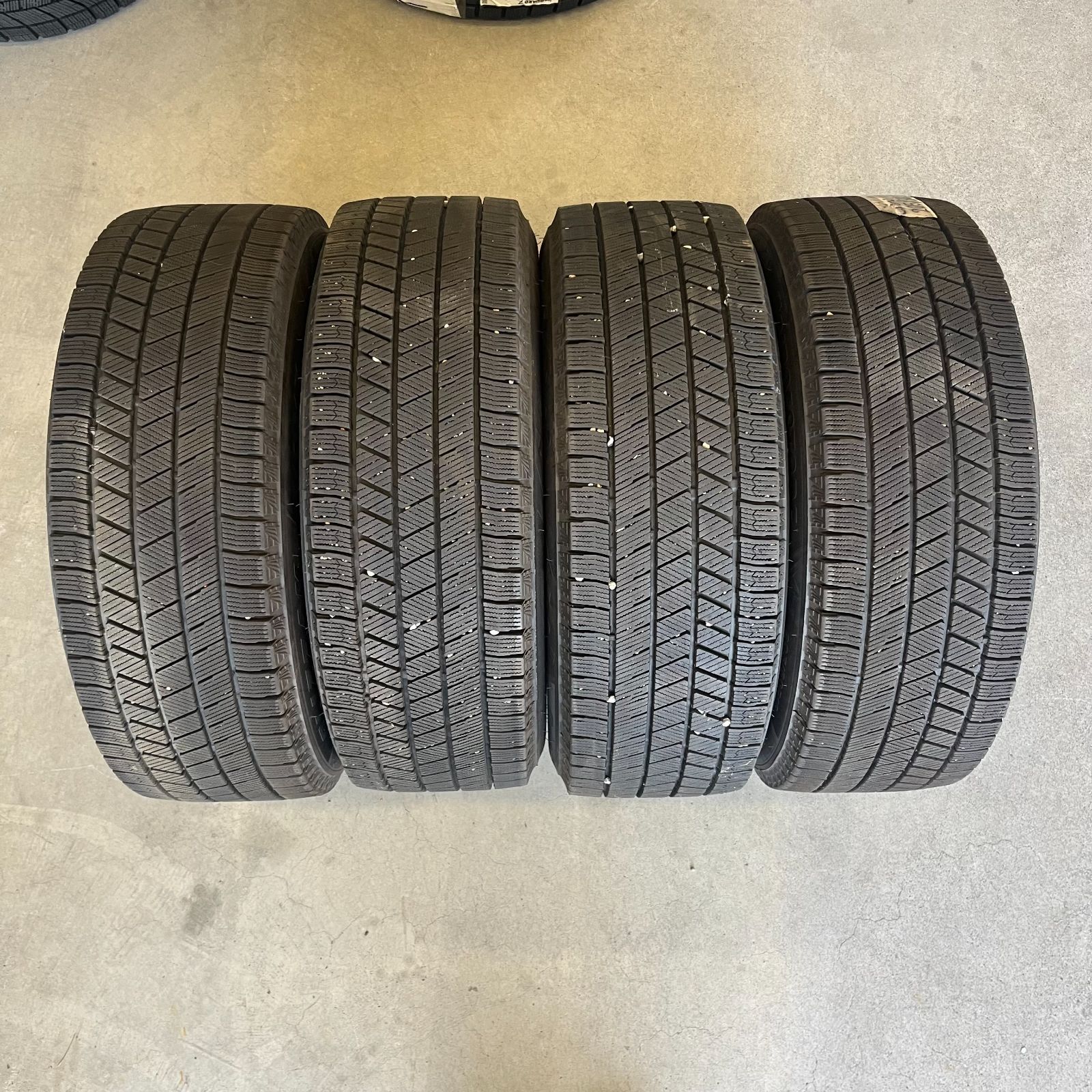 ジューク等 205 60 16インチ スタッドレスタイヤ アルミホイール B 44