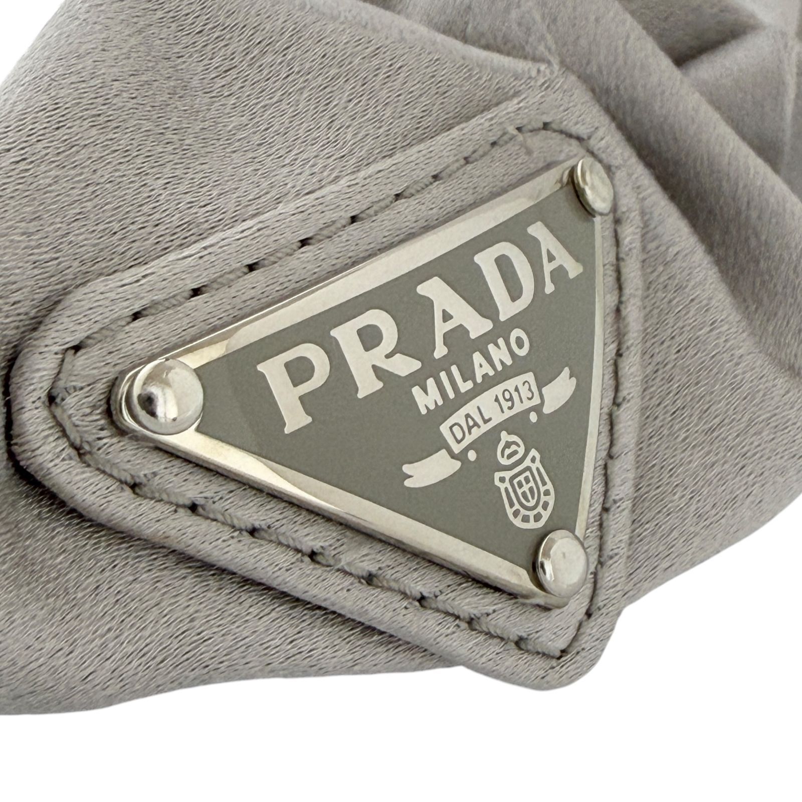 今買う来る。 プラダ レディース シュシュ ヘアゴム ヘアバンド シルバーグレー色 今買う来る。