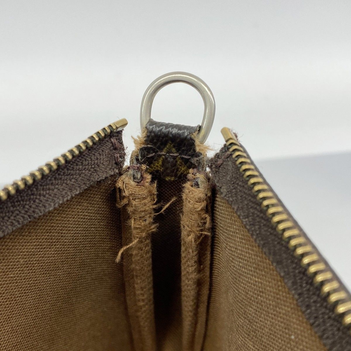 ルイヴィトン ポーチ