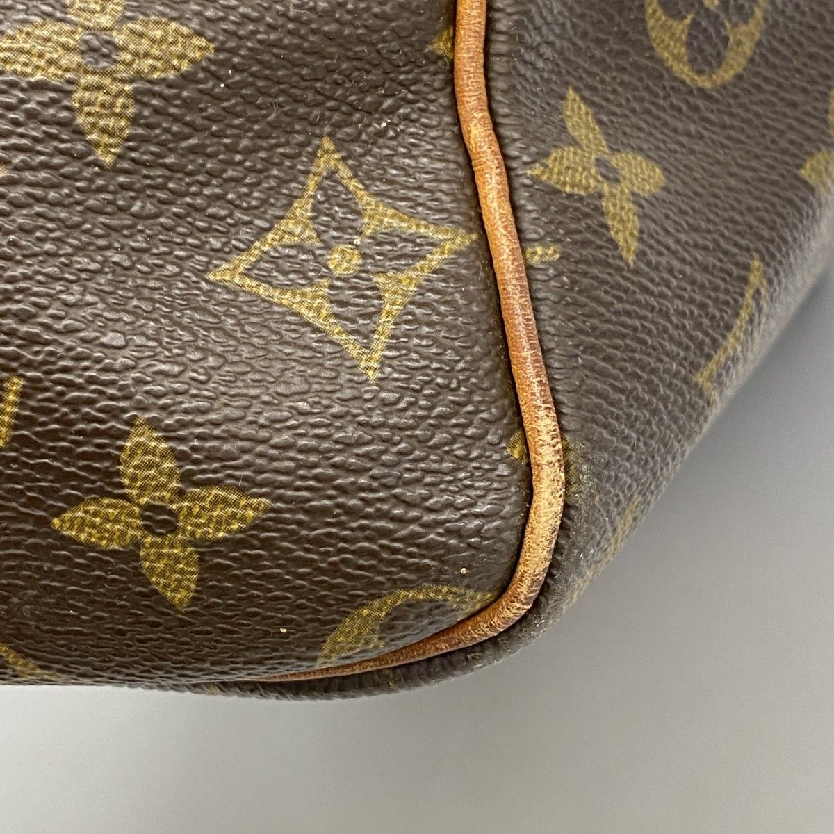 ボストンバッグ