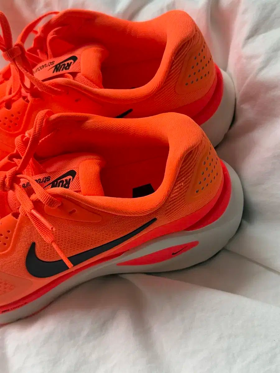 ナイキ ストラクチャー26 トータル オレンジ トータル クリムゾン 265