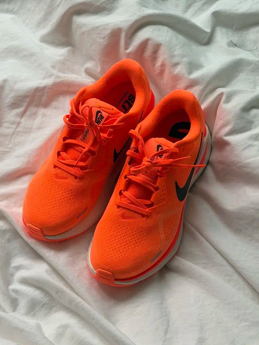 ナイキ ストラクチャー26 トータル オレンジ トータル クリムゾン 265
