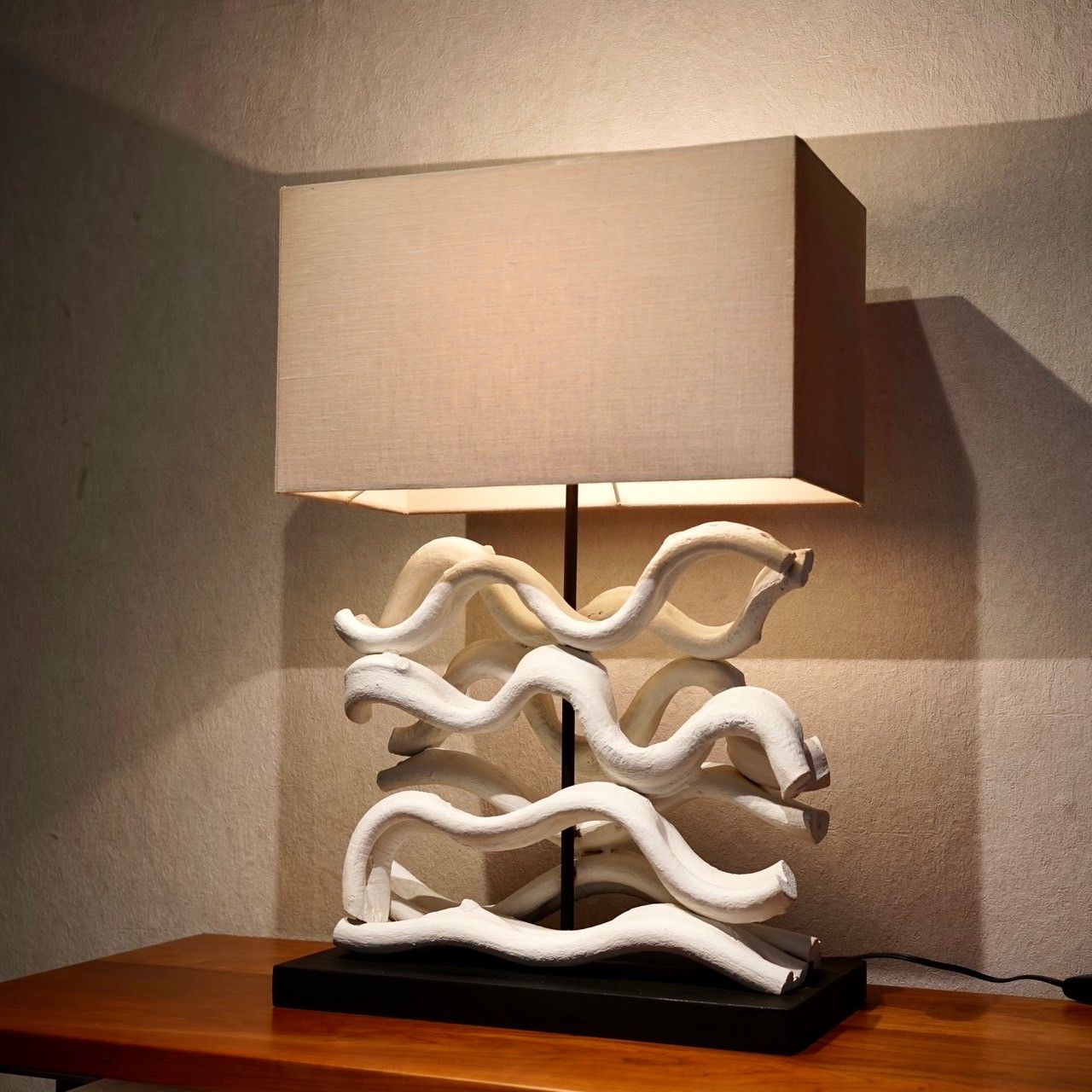 オーセンティック O thentique スタンドライト マスターウォール取扱 デンマーク 北欧 モダン 卓上照明