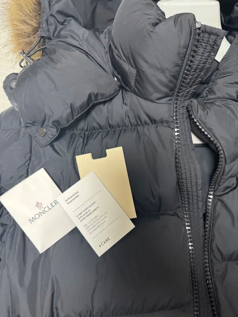 モンクレール 麻 マヤ ブラック 4 取引販売 ODELLYA_COM