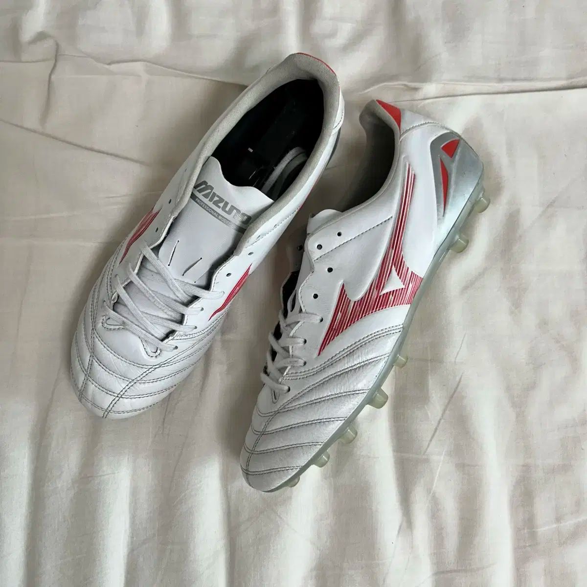260 mizuno モレリア NEO4 プロ AG