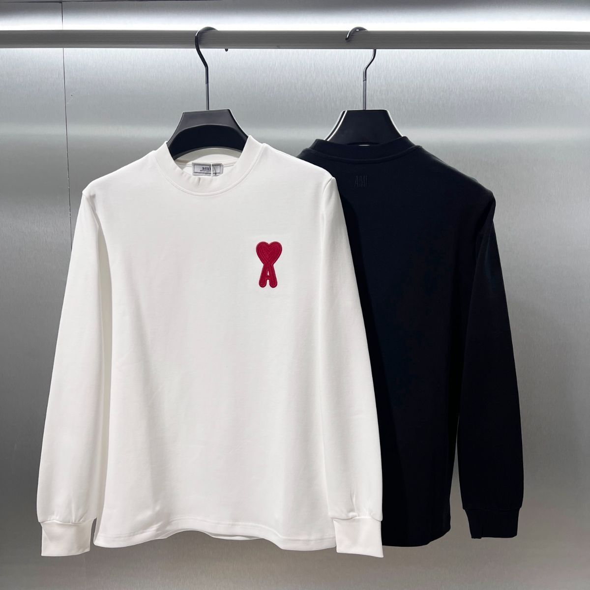 AMIRI アミパリス 長袖 Tシャツ ハートロゴ 刺繍 クルーネック 男女兼用 カジュアル トップス