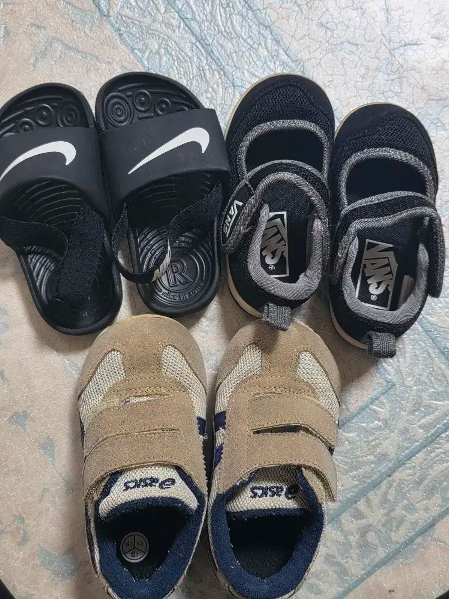 新品 特大（XXL）】Ado よだか トラックジャケット 缶バッジ付