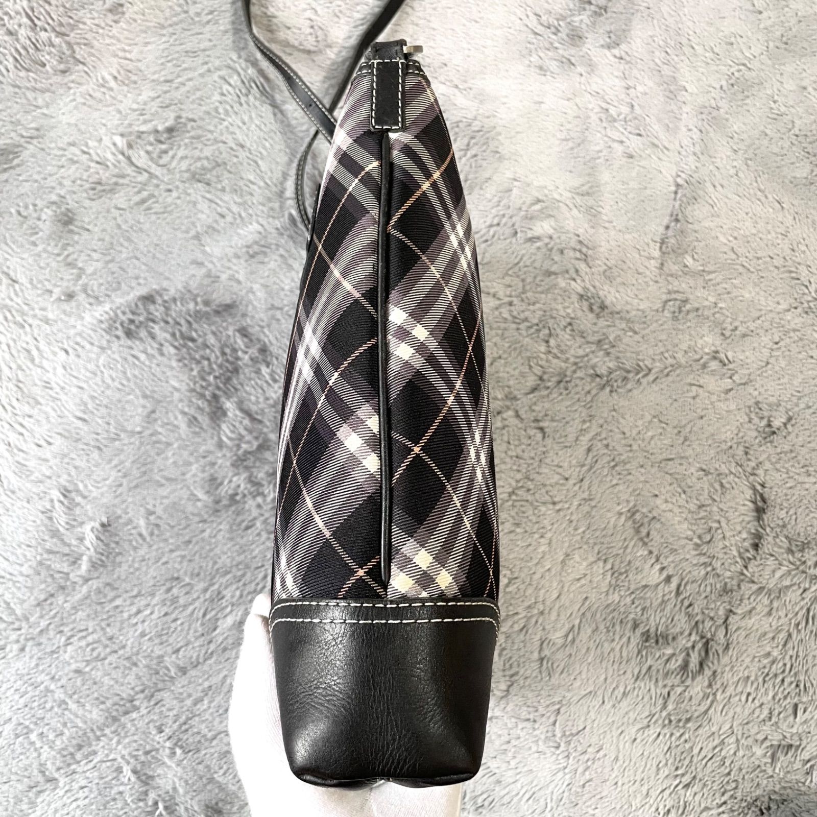 斜め掛け BURBERRY