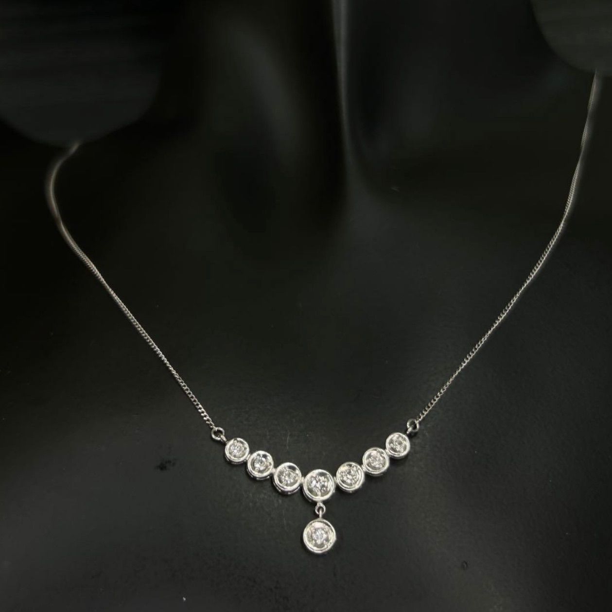 プラチナ pt850 天然ダイヤモンド0.30ct デザイン ペンダントトップ