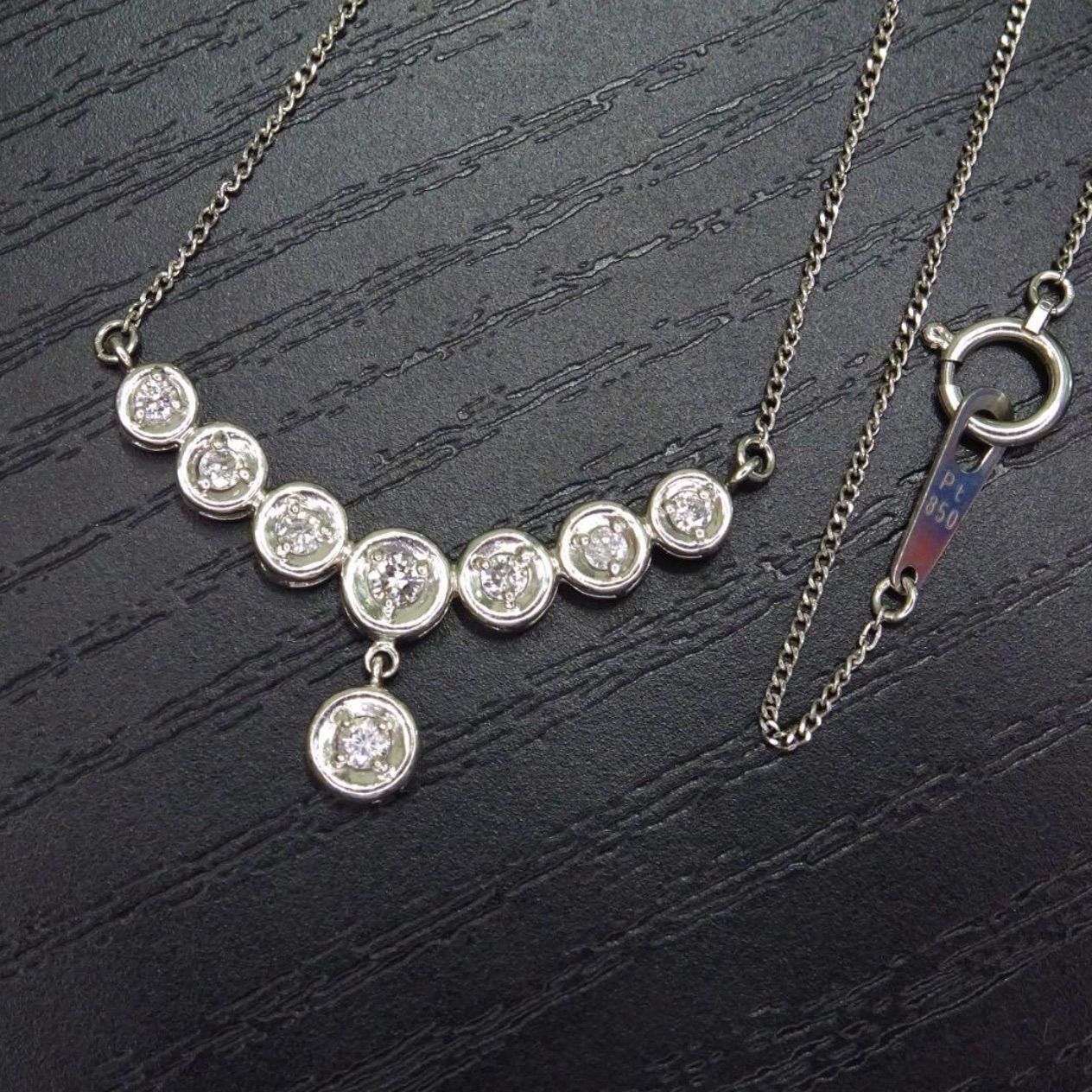 プラチナ pt850 天然ダイヤモンド0.30ct デザイン ペンダントトップ