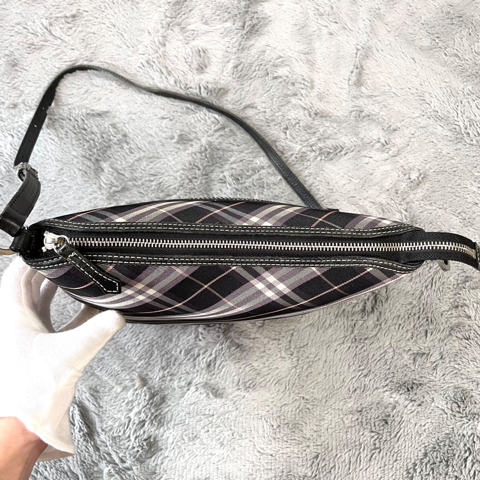 斜め掛け BURBERRY