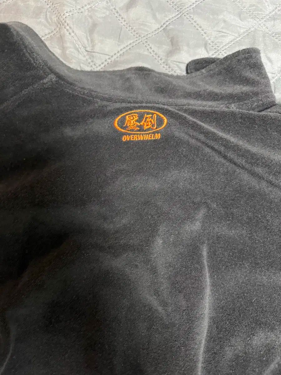 癒し 圧倒タオル地KARA カラ Tシャツ L