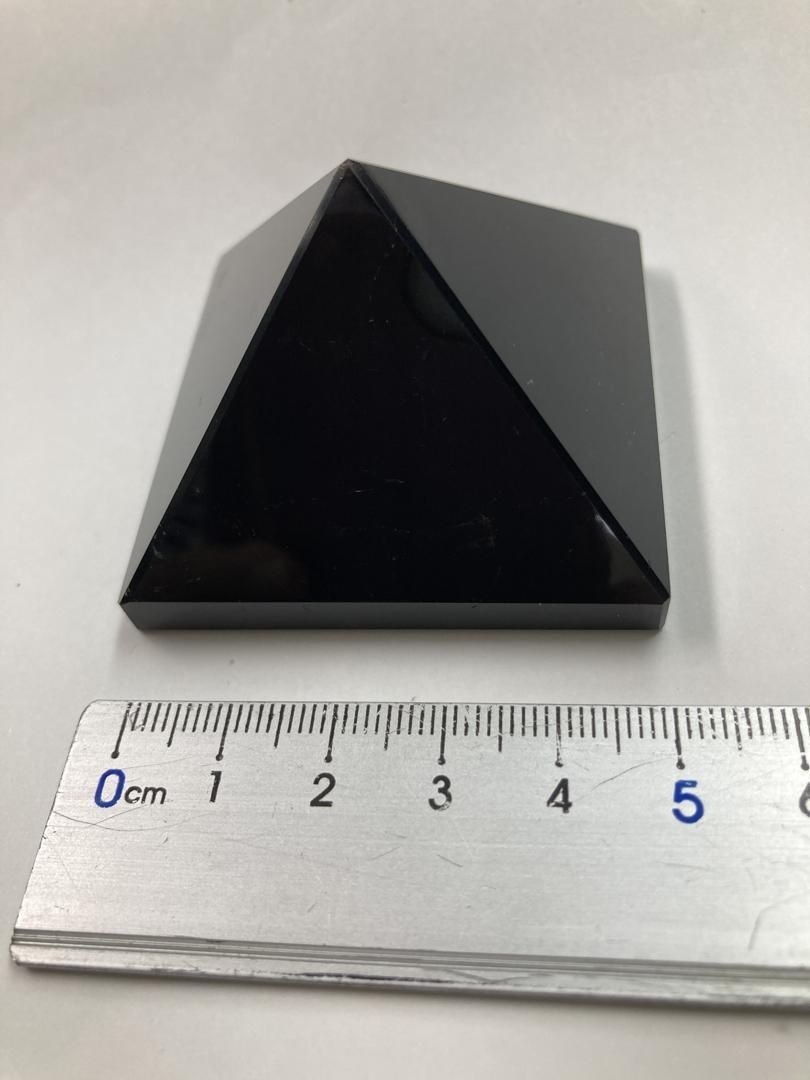 E32261 モリオン 黒水晶 ピラミッド Morion 天然石 磨き