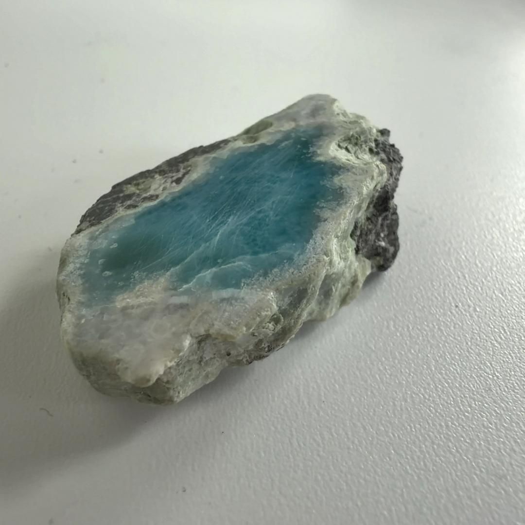 E31941】ラリマー 研磨 原石 3大ヒーリングストーン 天然石 鉱物