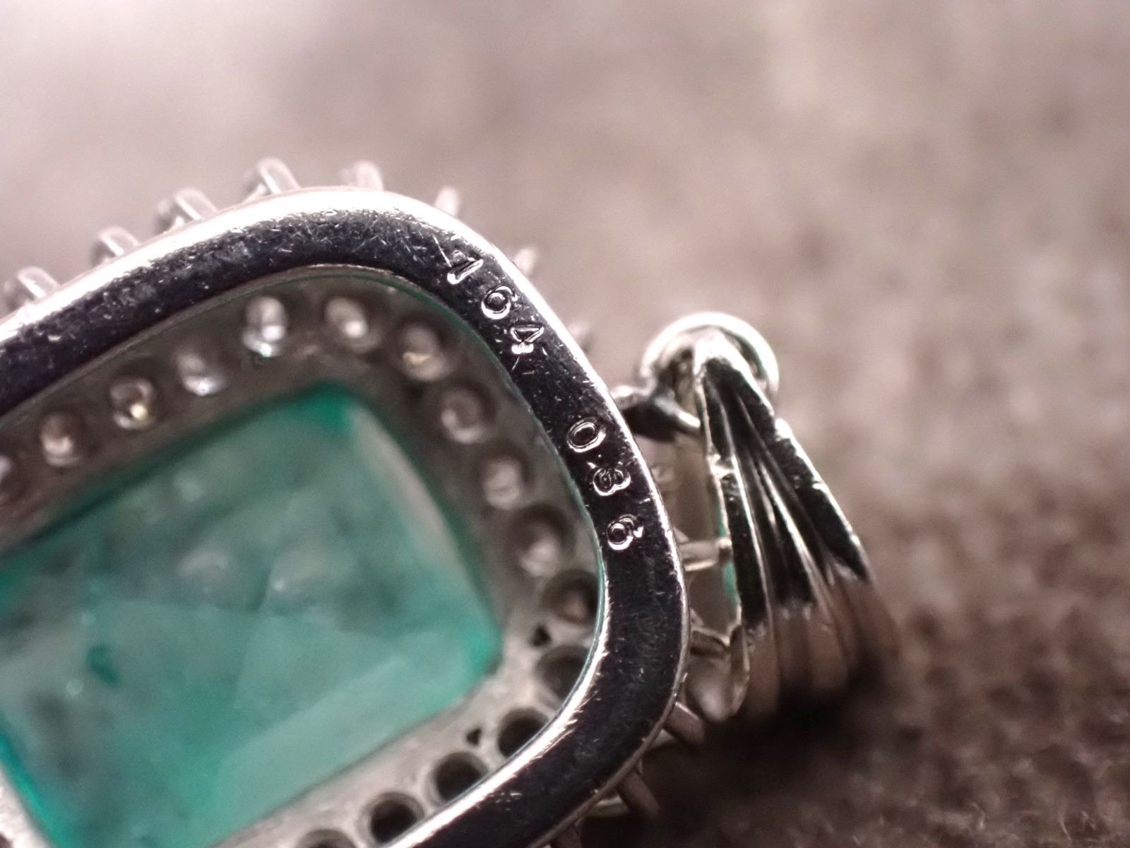 Pt900エメラルド1.03ctダイヤペンダントトップ 楽天市場】pt900 エメラルド ダイヤモンドリング ペンダンント トップ